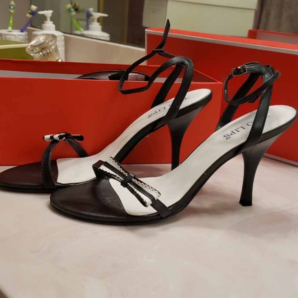 Two Lips shoes - Picture 2 of 5